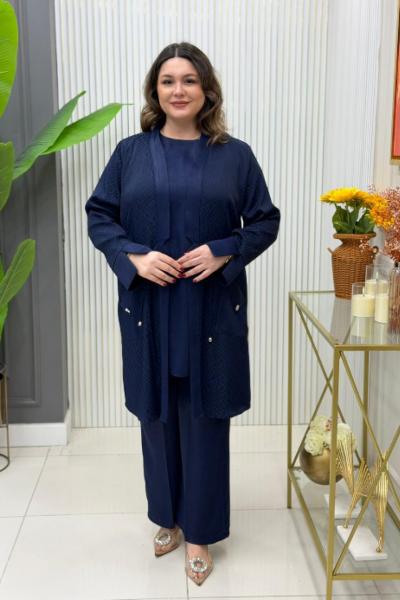 Kayla  Üçlü Takım